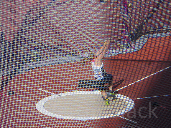 Sophie Hitchon 1st Qualify Throw