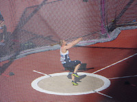 Sophie Hitchon 1st Qualify Throw