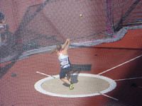 Sophie Hitchon 1st Qualify Throw