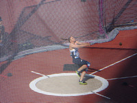 Sophie Hitchon 1st Qualify Throw