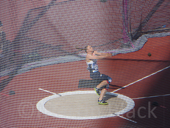 Sophie Hitchon 1st Qualify Throw